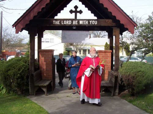 fatherleoprocession