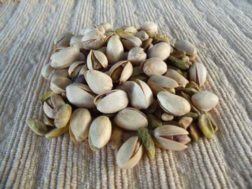 081812veggiegirlpistachios