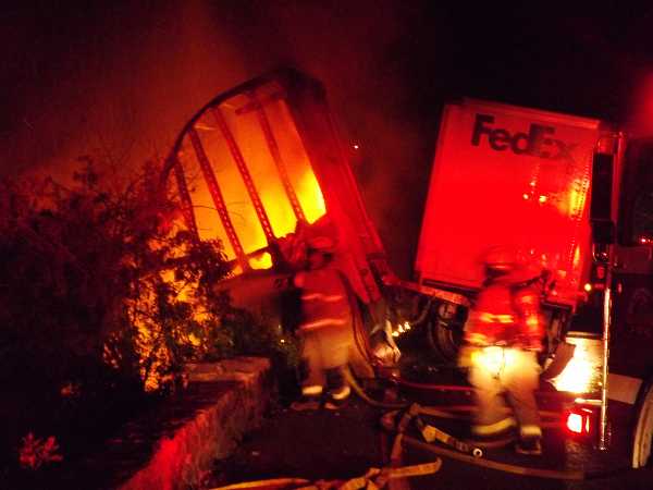 053112fedextruckfire