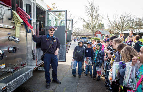 031617agdayfiretruck